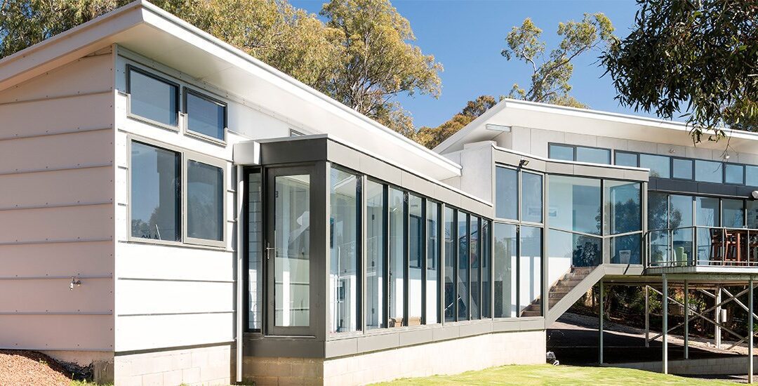 Barestone seamlessly connects with a WA bush backdrop