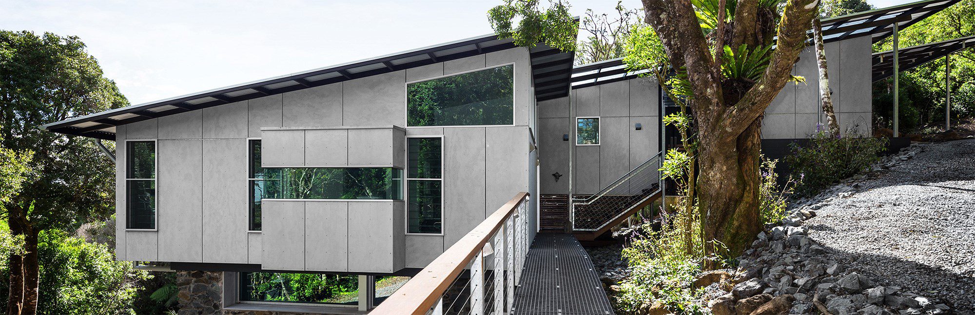 Award-winning rainforest house with Barestone